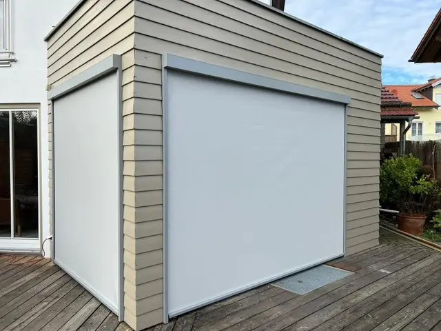 Senkrechtmarkisen und ZIP-Screens